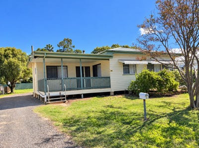 /international/au/9-walsh-street-dalby-qld-152576264/