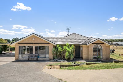 /international/au/26-sophie-drive-orange-nsw-150232544/