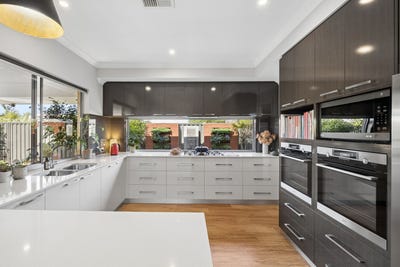 /international/au/19-tangara-street-aveley-wa-152613668/