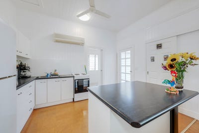 /international/au/84-lamb-street-walkervale-qld-151971220/