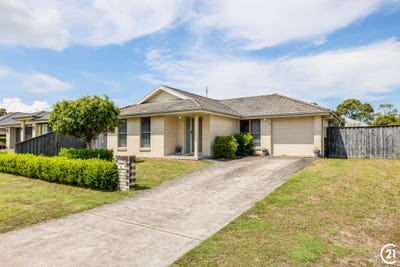 /international/au/6-estramina-way-tanilba-bay-nsw-152387396/