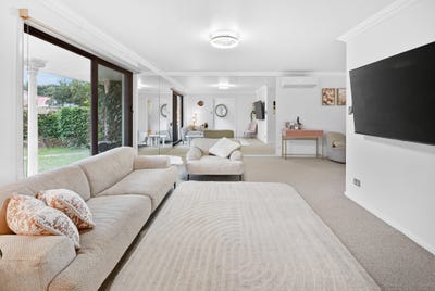 /international/au/6-sacha-place-carrara-qld-151461452/