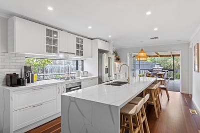/international/au/30-callas-street-dromana-vic-150731412/