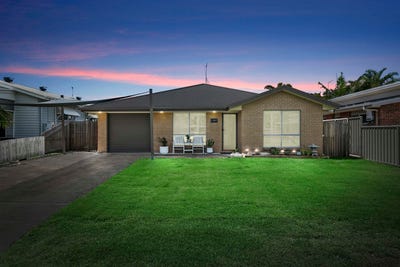 /international/au/1-6-bulleen-way-burrum-heads-qld-150733380/