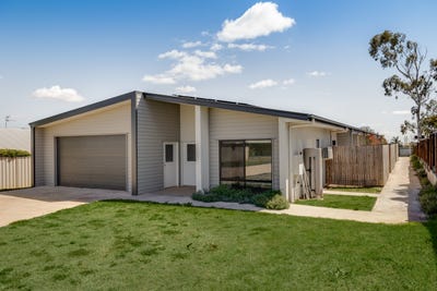 /international/au/45-gipps-street-drayton-qld-152459744/