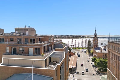 /international/au/707-6-watt-street-newcastle-nsw-151145248/