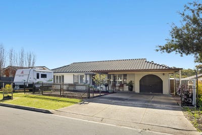 /international/au/18-pierre-road-modbury-sa-152421688/