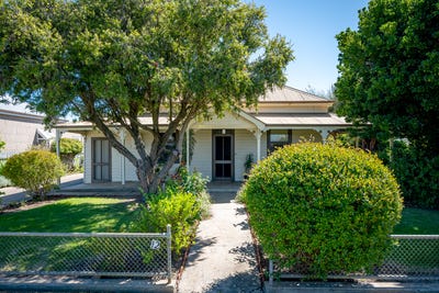 /international/au/12-loch-street-nhill-vic-152622144/