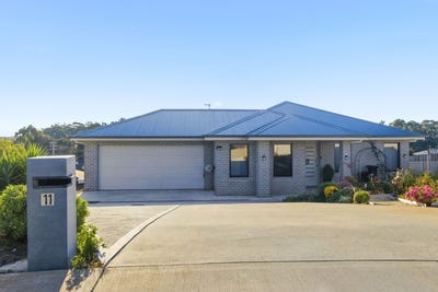 /international/au/11-aikman-place-devonport-tas-151266448/