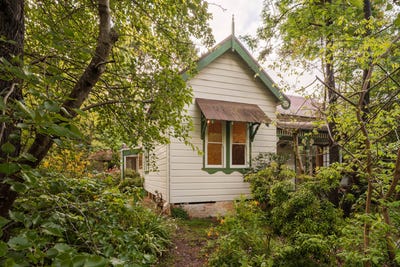 /international/au/49-wilson-street-wentworth-falls-nsw-152731224/