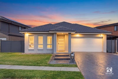 /international/au/18-silvester-way-gledswood-hills-nsw-150969128/