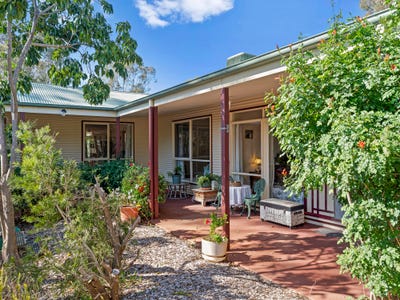 /international/au/647-sloans-road-violet-town-vic-151118244/