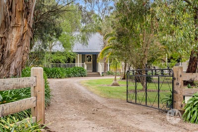 /international/au/228-davies-road-bittern-vic-152527824/
