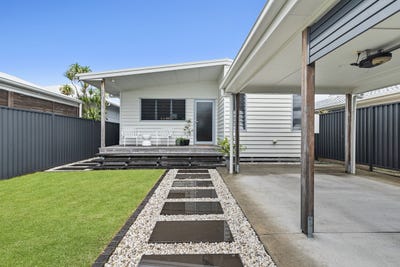 /international/au/44-twenty-fourth-avenue-palm-beach-qld-151359276/