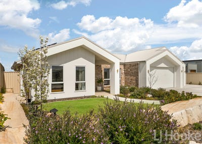 /international/au/18-holman-drive-kelso-nsw-152447624/