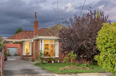 /international/au/1024-gregory-street-lake-wendouree-vic-150707612/
