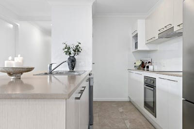 /international/au/2-43-rosella-street-loganlea-qld-148529068/?lang=en