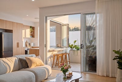 /international/au/2-9-simpson-street-coolangatta-qld-151232812/