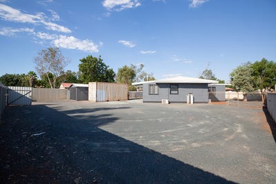 /international/au/26-lawson-street-south-hedland-wa-151092476/