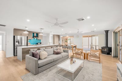 /international/au/18-tooma-drive-riverglades-sa-151185780/