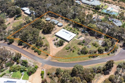 /international/au/15-lochinvar-place-quindalup-wa-152648664/