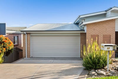 /international/au/17-chaplin-place-albion-park-nsw-151596796/