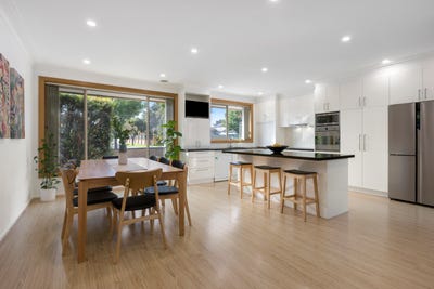 /international/au/8-bernard-street-cheltenham-vic-151278952/