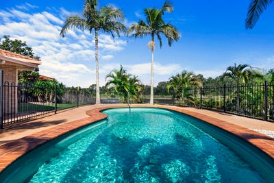 /international/au/1-currawong-court-eli-waters-qld-151250100/
