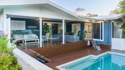 /international/au/12-jeffery-court-agnes-water-qld-150736452/