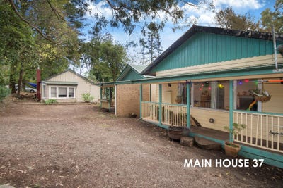 /international/au/37-range-road-olinda-vic-151125276/