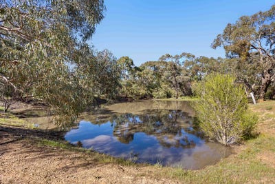 /international/au/lot-1-morella-road-ararat-vic-204678880/