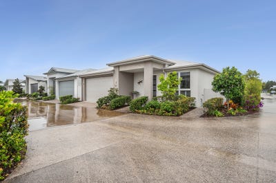 /international/au/55-40-menzies-drive-pacific-paradise-qld-151249156/
