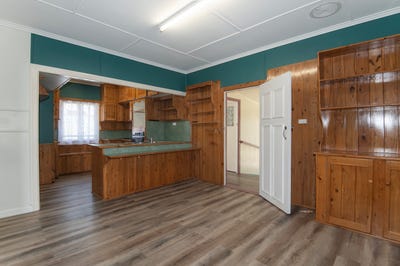 /international/au/30-rainbow-street-biloela-qld-151422120/
