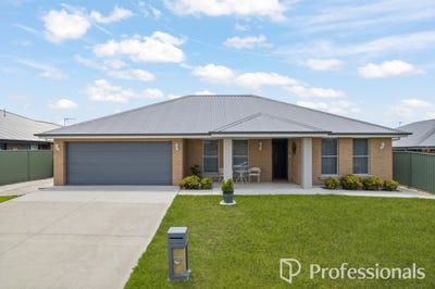 /international/au/10-poate-street-windradyne-nsw-151189456/