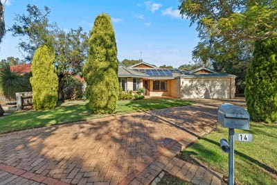 /international/au/14-cleopatra-drive-coodanup-wa-151500796/