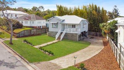 /international/au/89-bowman-parade-bardon-qld-152460408/