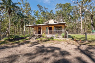 /international/au/125-the-bucketts-way-twelve-mile-creek-nsw-152569716/