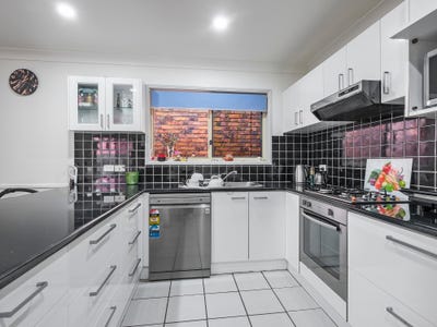 /international/au/24-amara-crescent-forest-lake-qld-151227980/