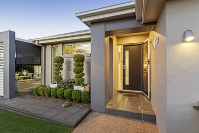 /international/au/1-456-mackenzie-street-middle-ridge-qld-151549232/