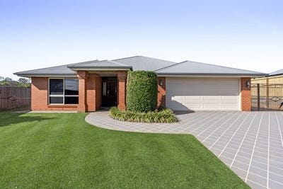 /international/au/28-trevean-drive-kleinton-qld-151445860/