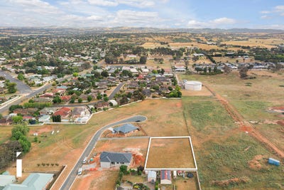 /international/au/8-coen-street-yass-nsw-204489668/