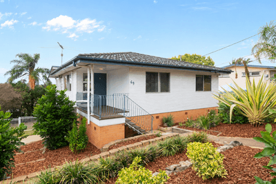 /international/au/69-mingera-street-mansfield-qld-152639960/