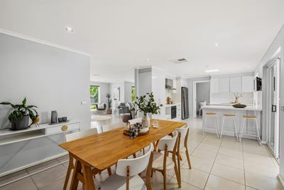 /international/au/4-kookaburra-court-mclaren-flat-sa-150862956/