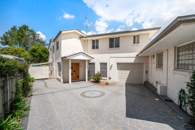 /international/au/2-2a-agnes-street-centenary-heights-qld-152613416/