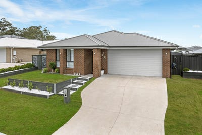 /international/au/20-harrow-circuit-greta-nsw-151404580/