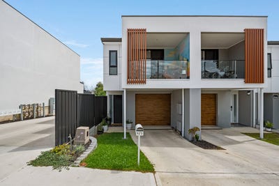 /international/au/9-3-hazel-street-blair-athol-sa-152539820/