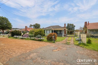 /international/au/74-lock-street-narrogin-wa-152488720/