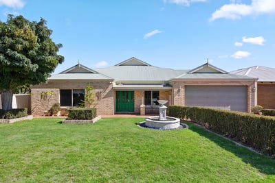 /international/au/33-oakdene-drive-madeley-wa-151015988/