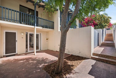 /international/au/5-78-broadway-crawley-wa-152723728/