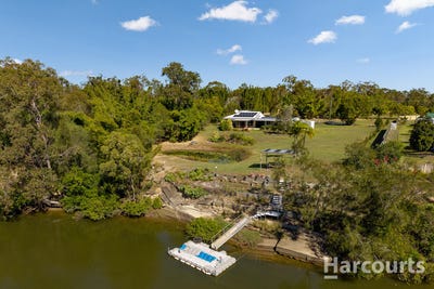 /international/au/300-pacific-haven-circuit-pacific-haven-qld-151422968/